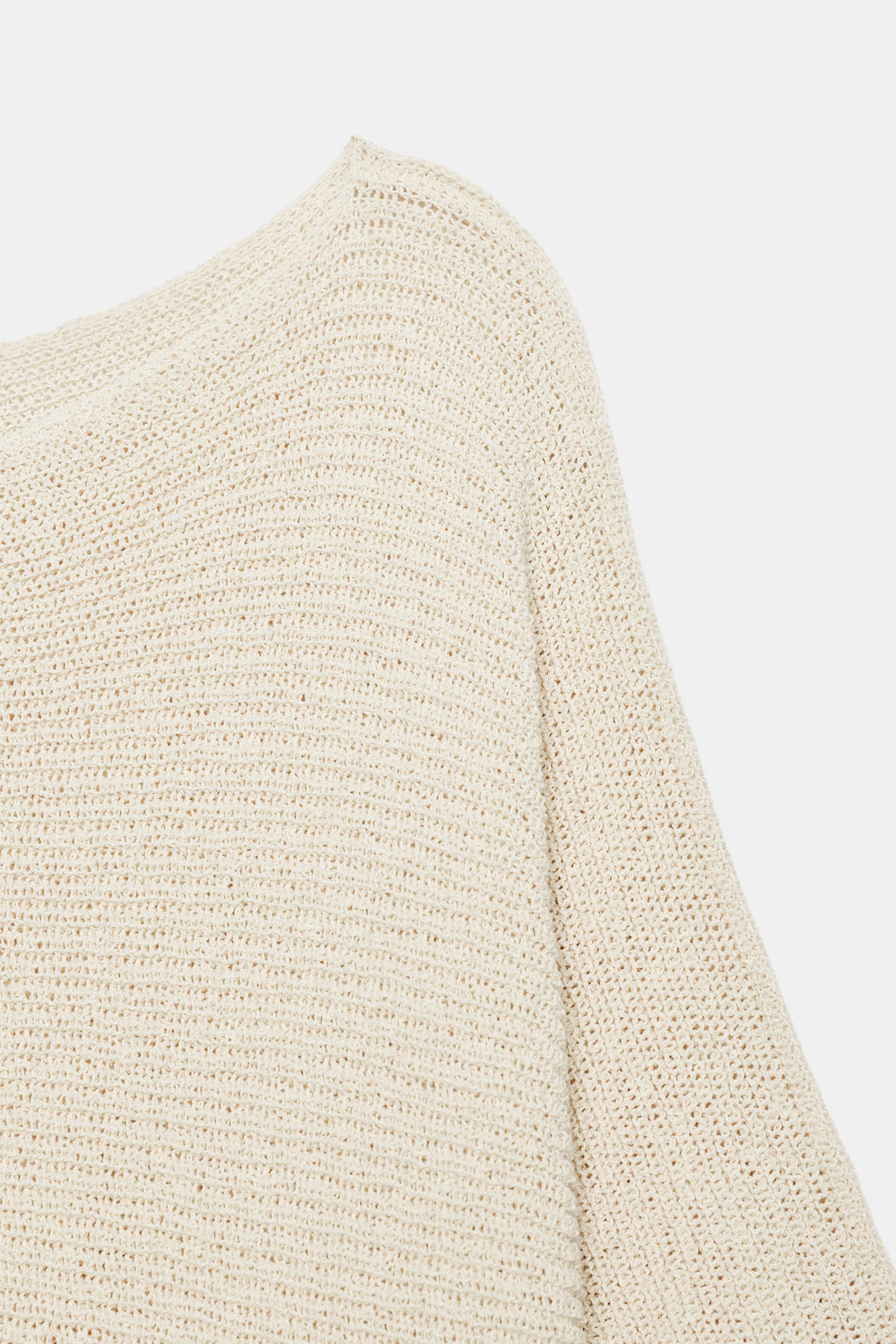 ASYMMETRIC KNIT TOP